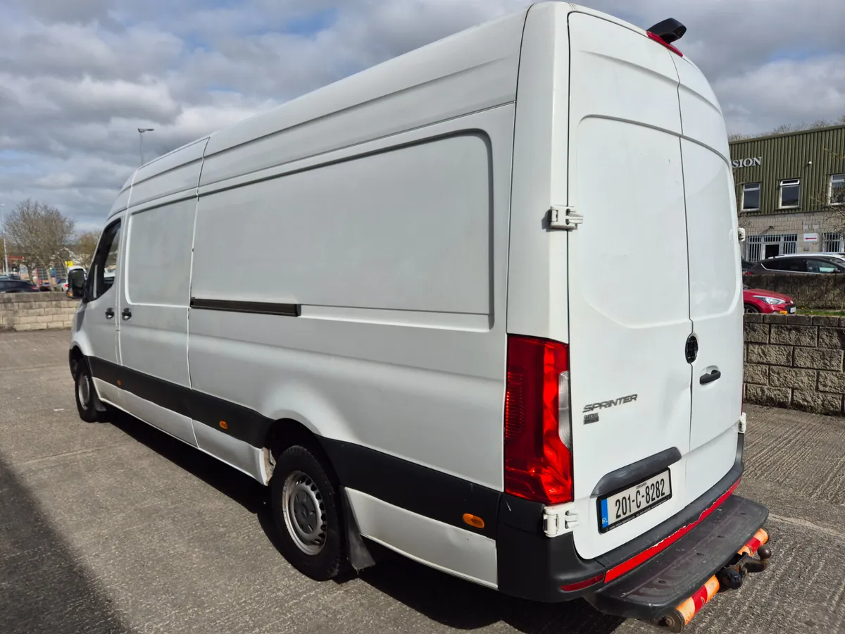 Mercedes-Benz Sprinter 2020 fsh - Image 2