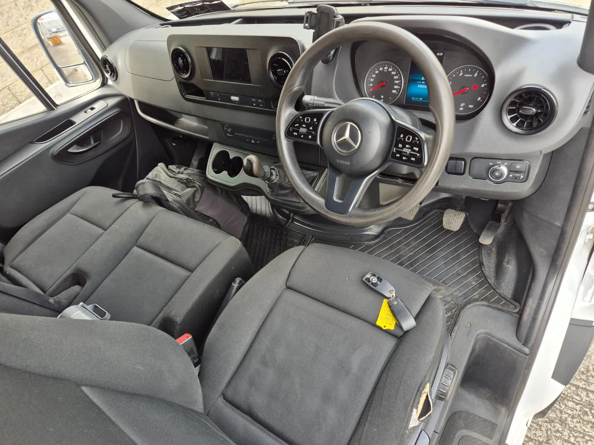 Mercedes-Benz Sprinter 2020 fsh - Image 3