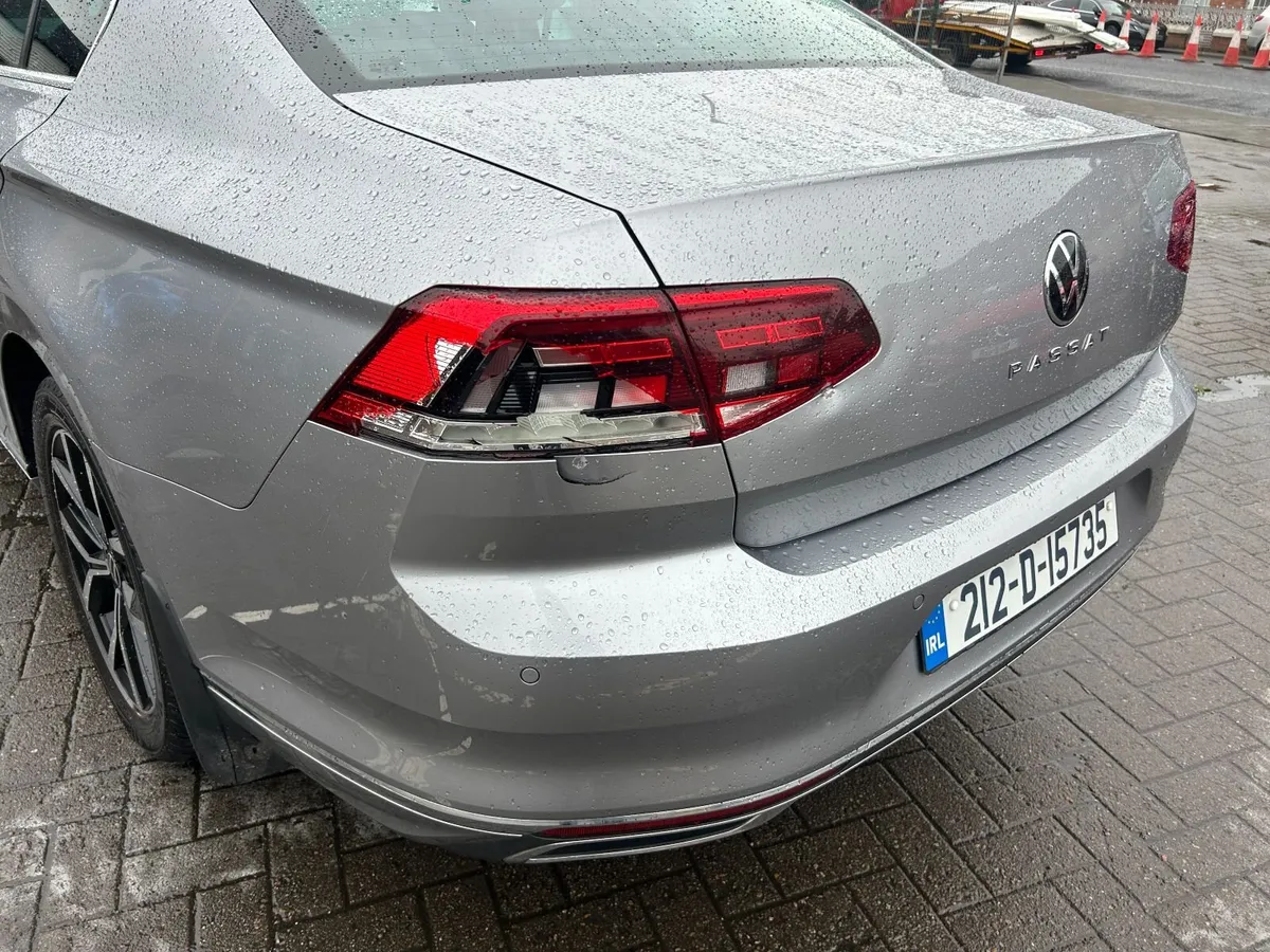 212 VW PASSAT ELEGANCE 2.0TDI - Image 3
