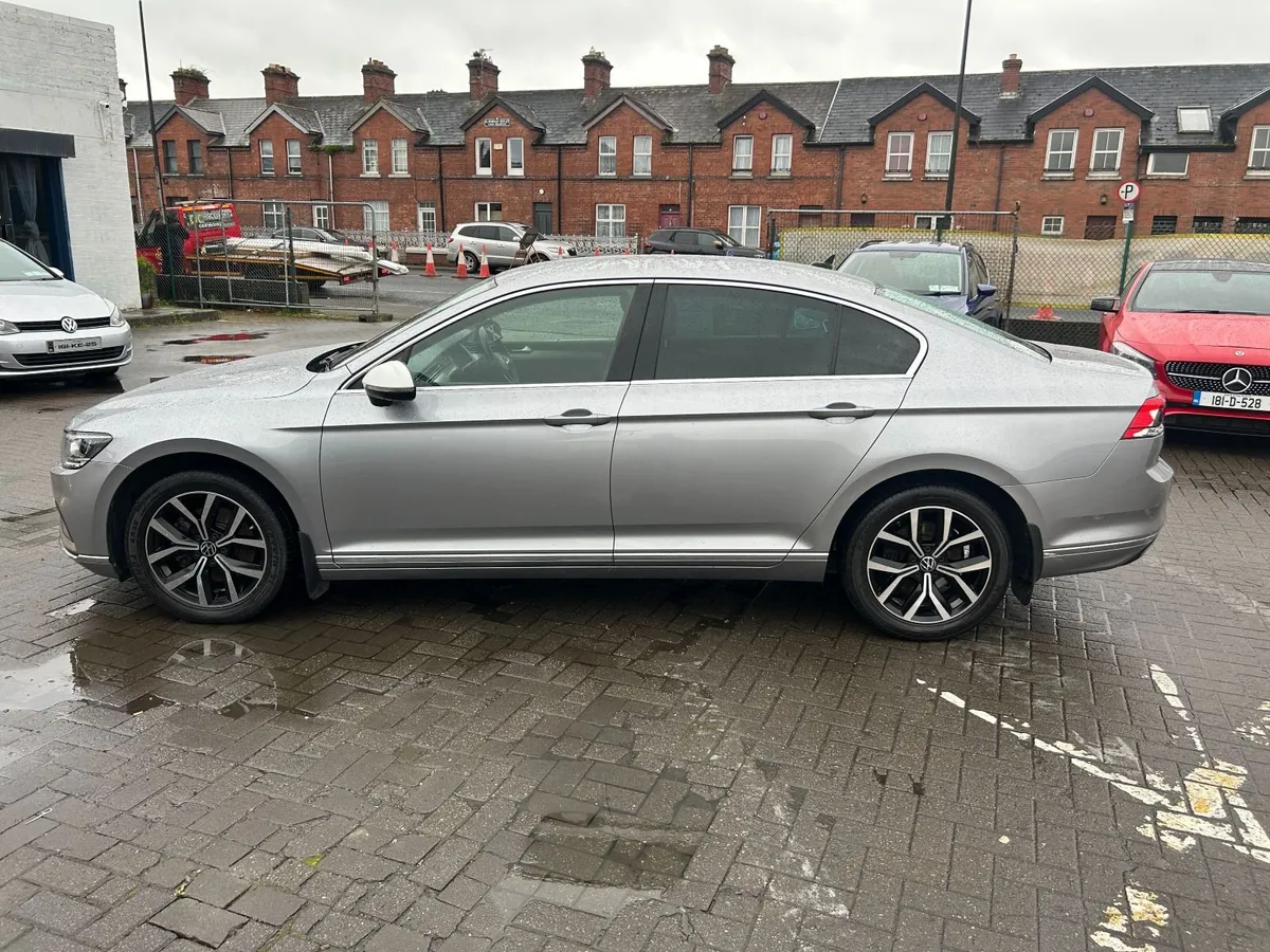 212 VW PASSAT ELEGANCE 2.0TDI - Image 4