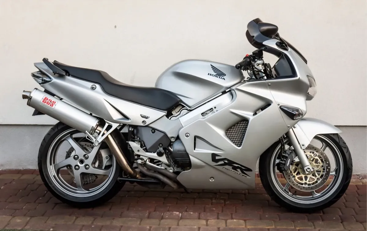 Honda VFR 800fi - Image 2