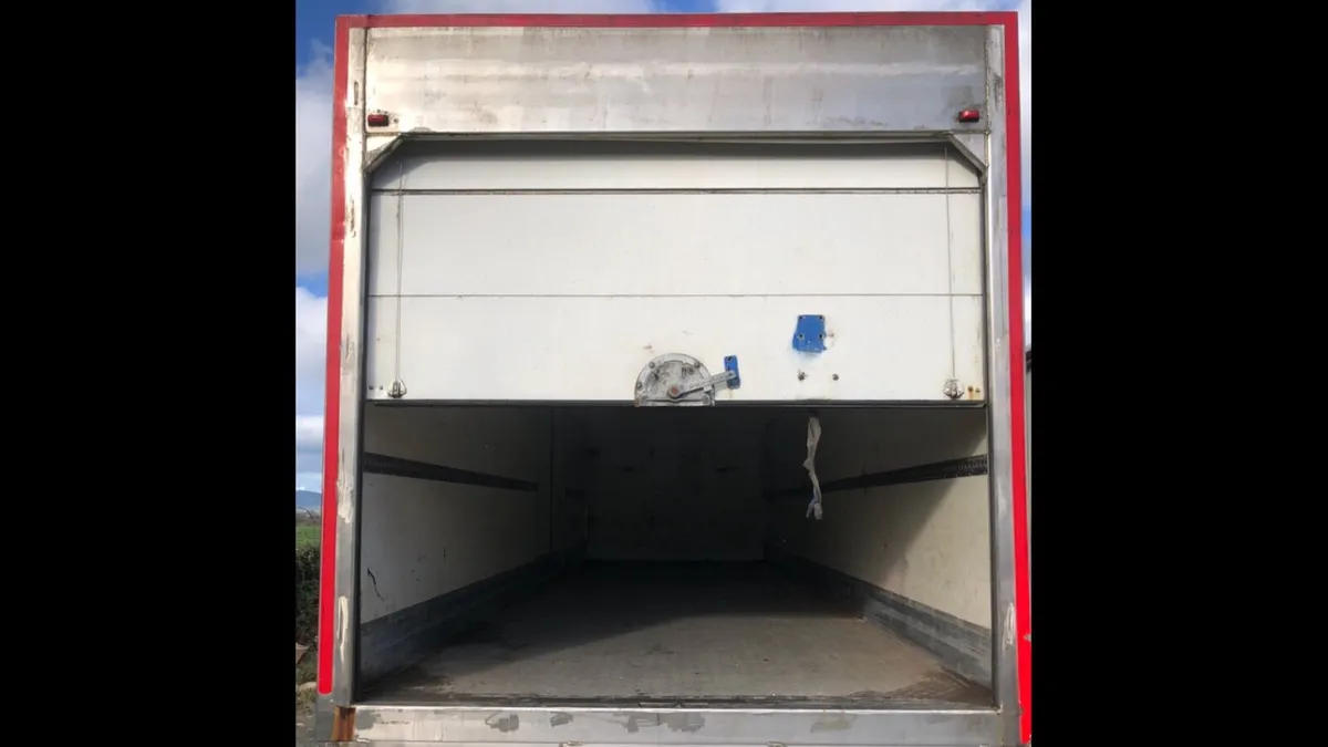 INSULATED FRIDGE BODY STORAGE CONTAINER 26FT - Image 2