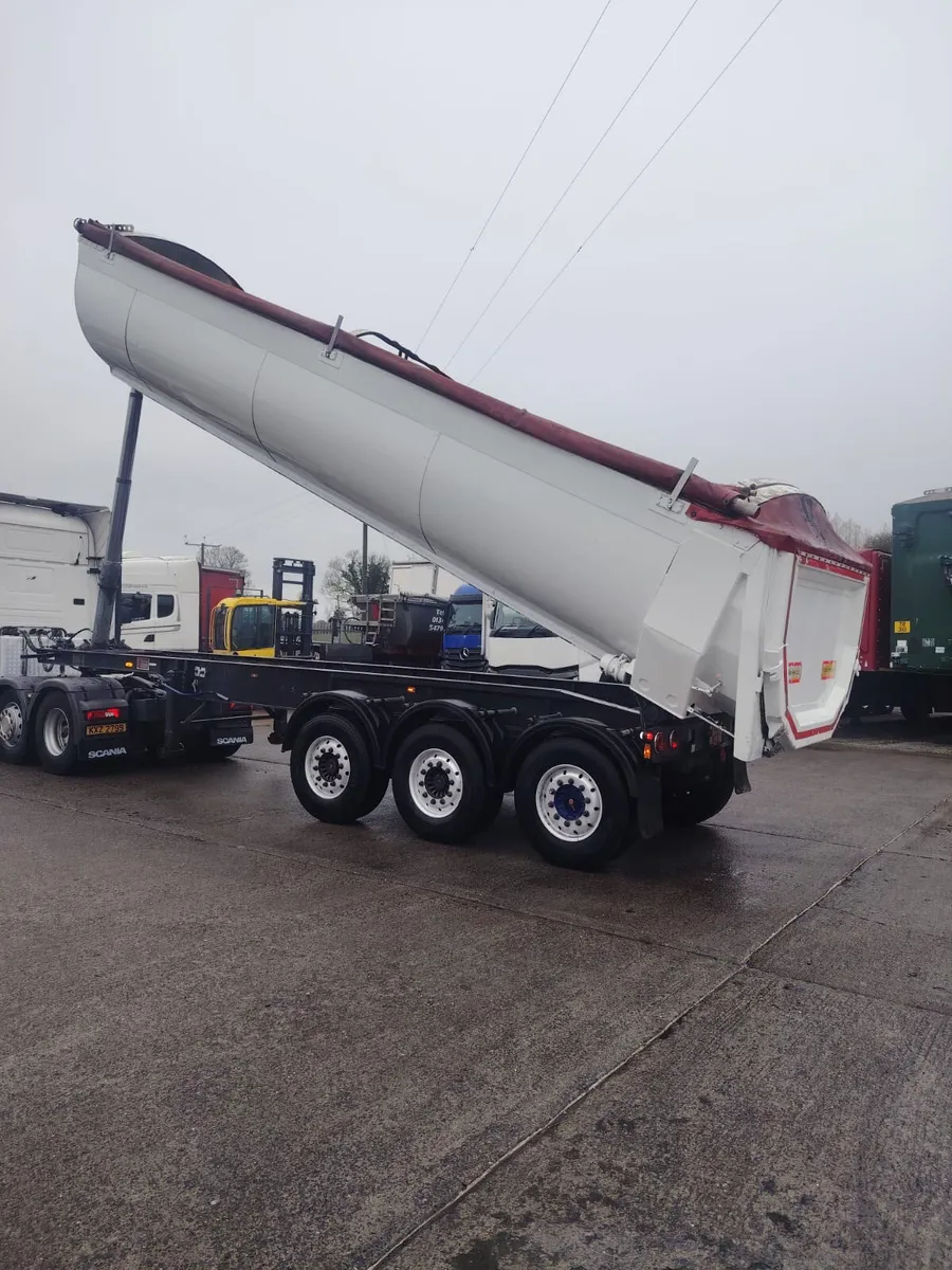 2012 Insulated Aggregate tipping trailer Kelburg - Image 1