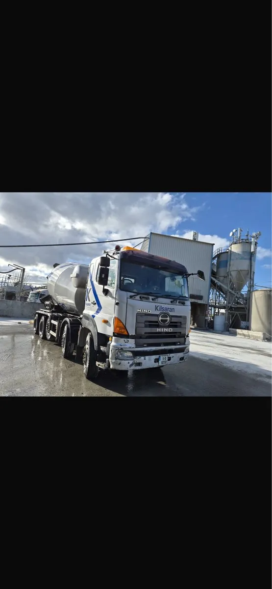 Hino 700 (5 axles) DOE - Image 1