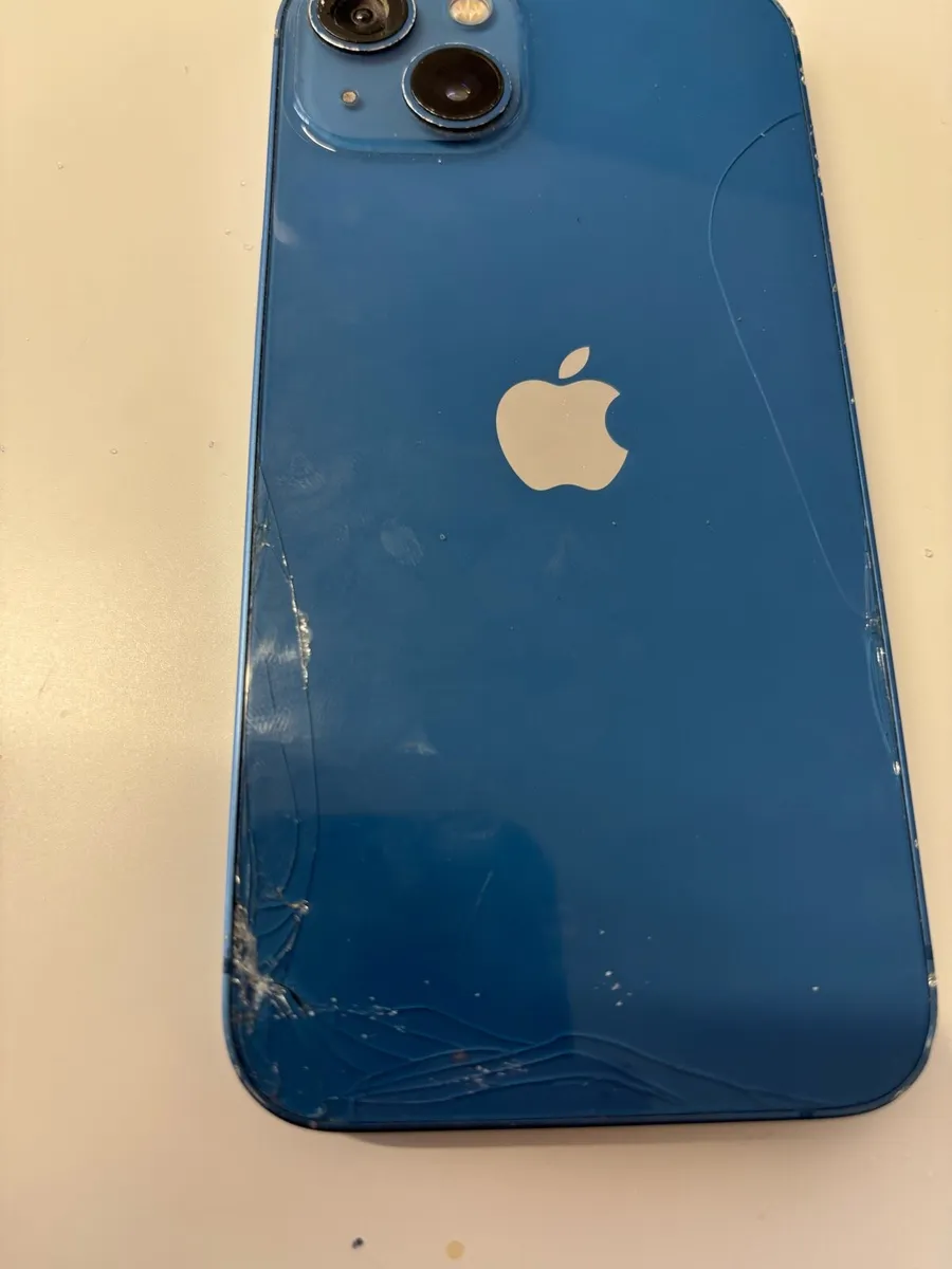 iPhone 13 good condition - Image 4