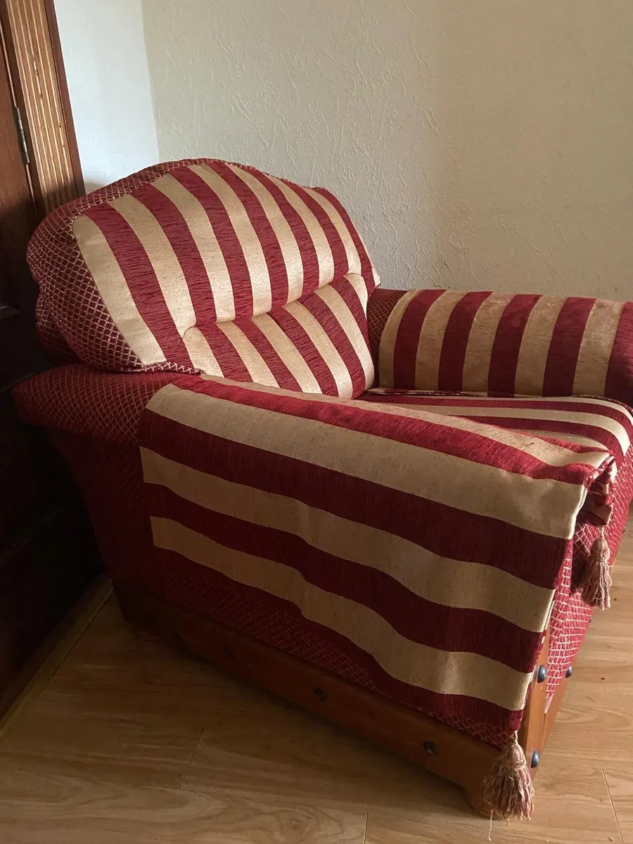 Free - 3 piece suite - Image 1