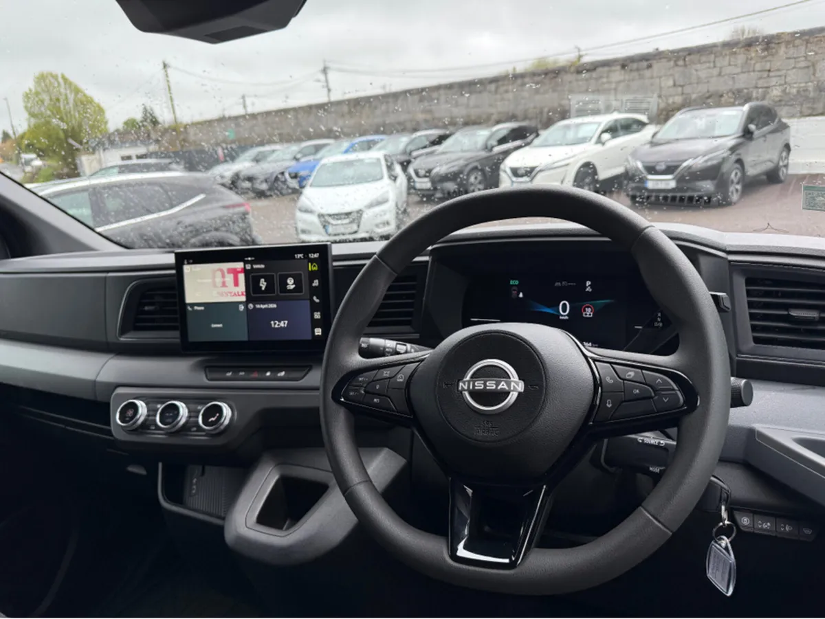 Nissan Interstar 87 kWh SV Premium L2H2 EV VAN - u - Image 3