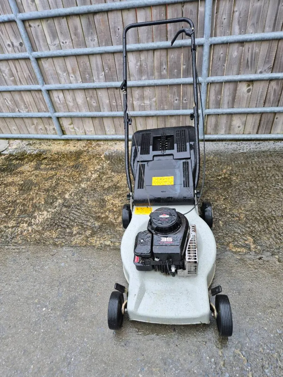 Push lawnmower - Image 1