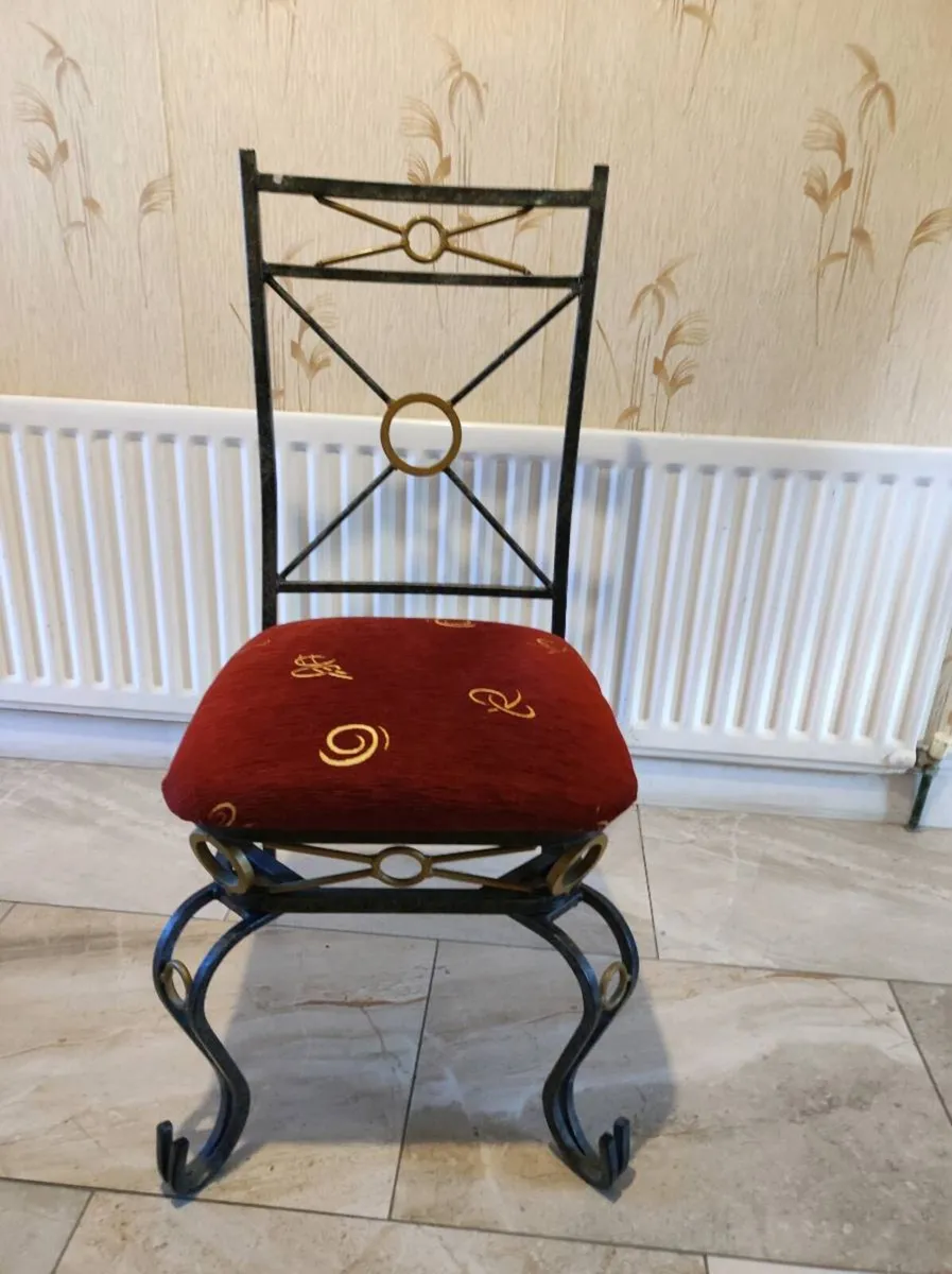 Wrought iron table and 6 chairs - Image 4