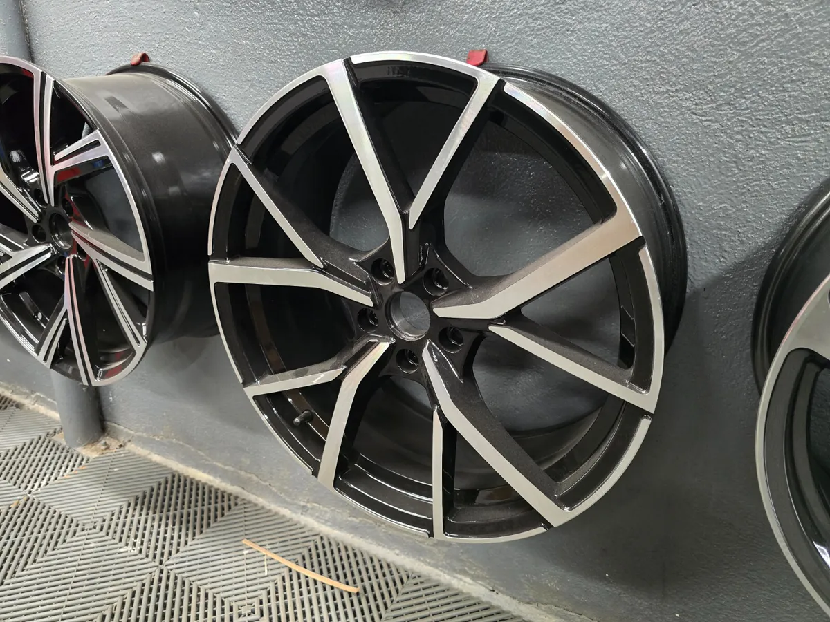 **Special** 19" Volkswagen Estoril Style