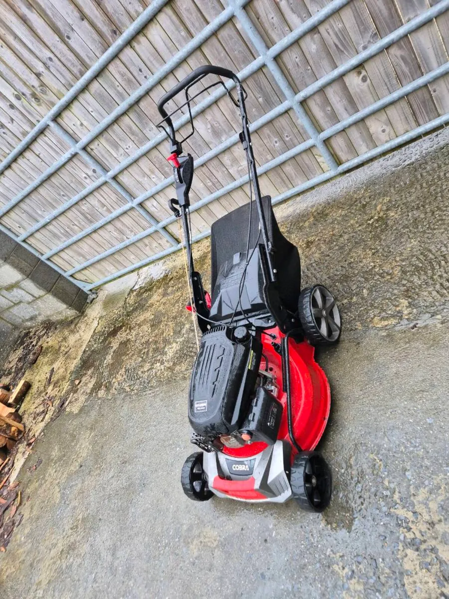 Cobra self Drive lawnmower - Image 4