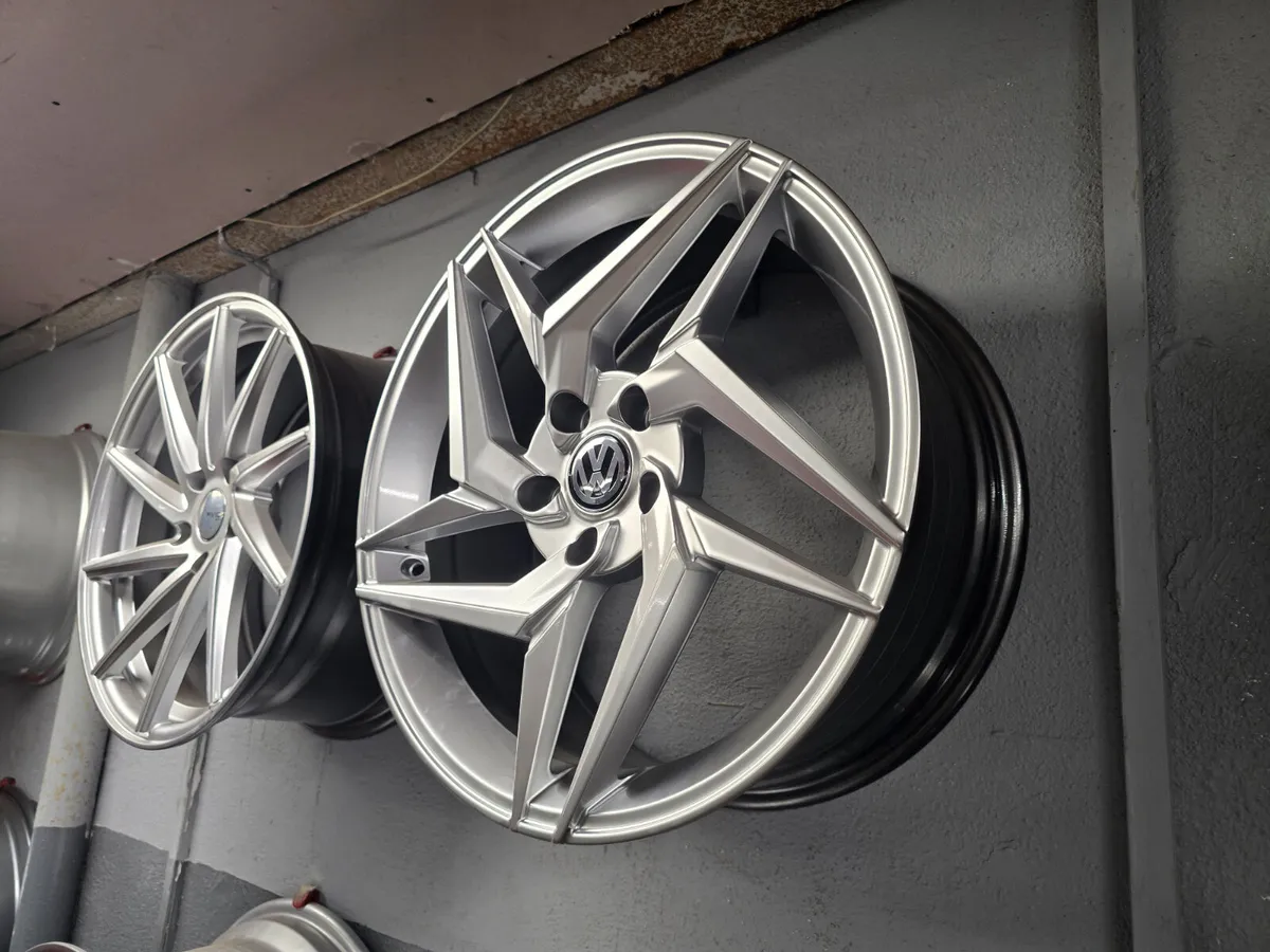 **Special** 18" Ferrari 488 Style