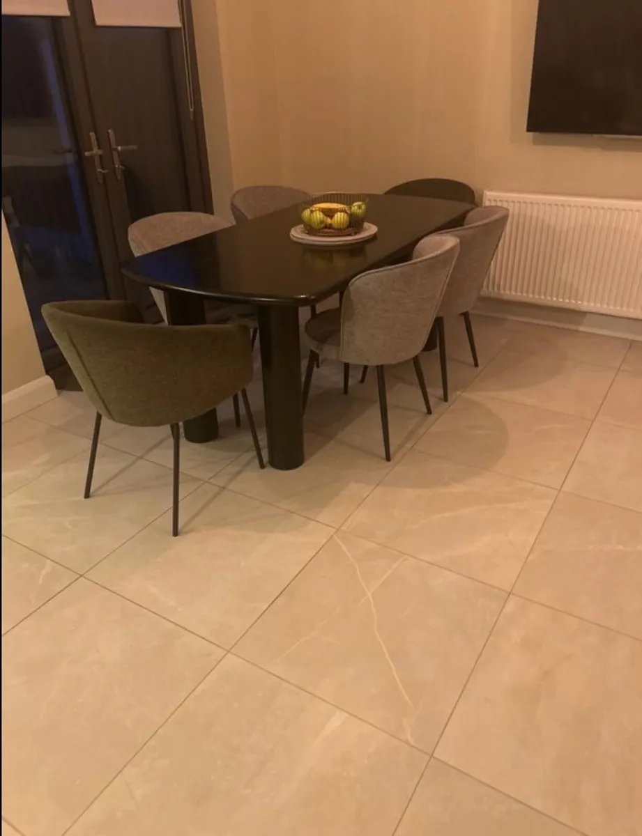 Dining table - Image 4