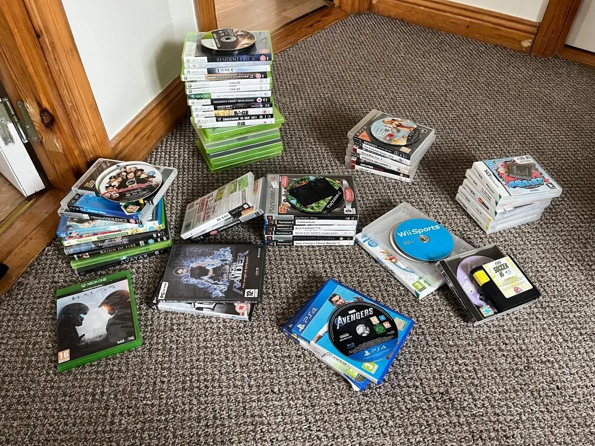 JOBLOT OF 71 game discs and 12 DVD discs - Image 1