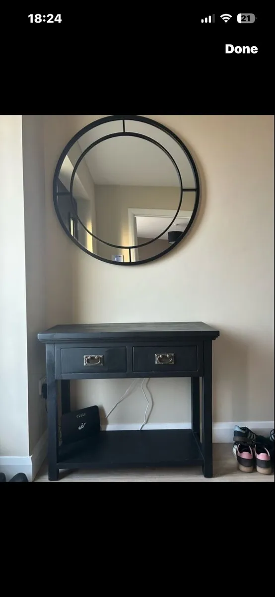 Console table - Image 1