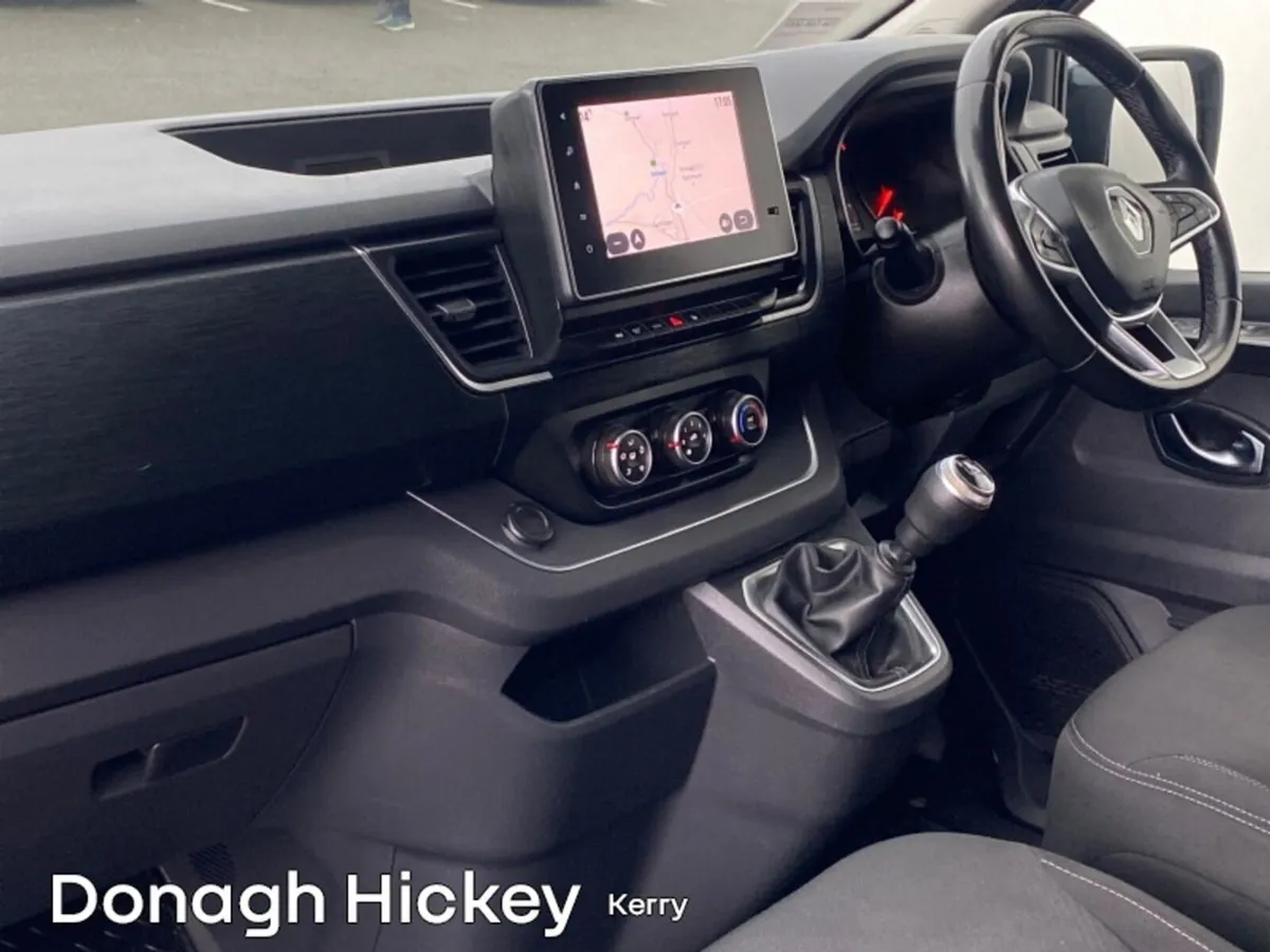 Renault Trafic TRAFIC LL30 BLUE DCI 130 SPORT - Image 2