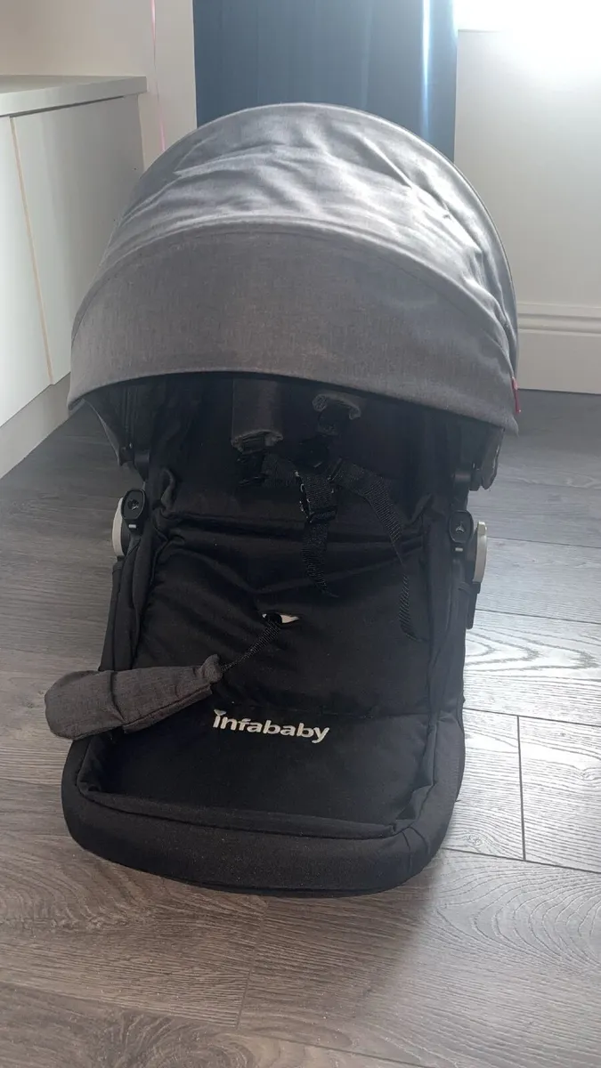 3 peace Baby buggy only used a handful of times - Image 3