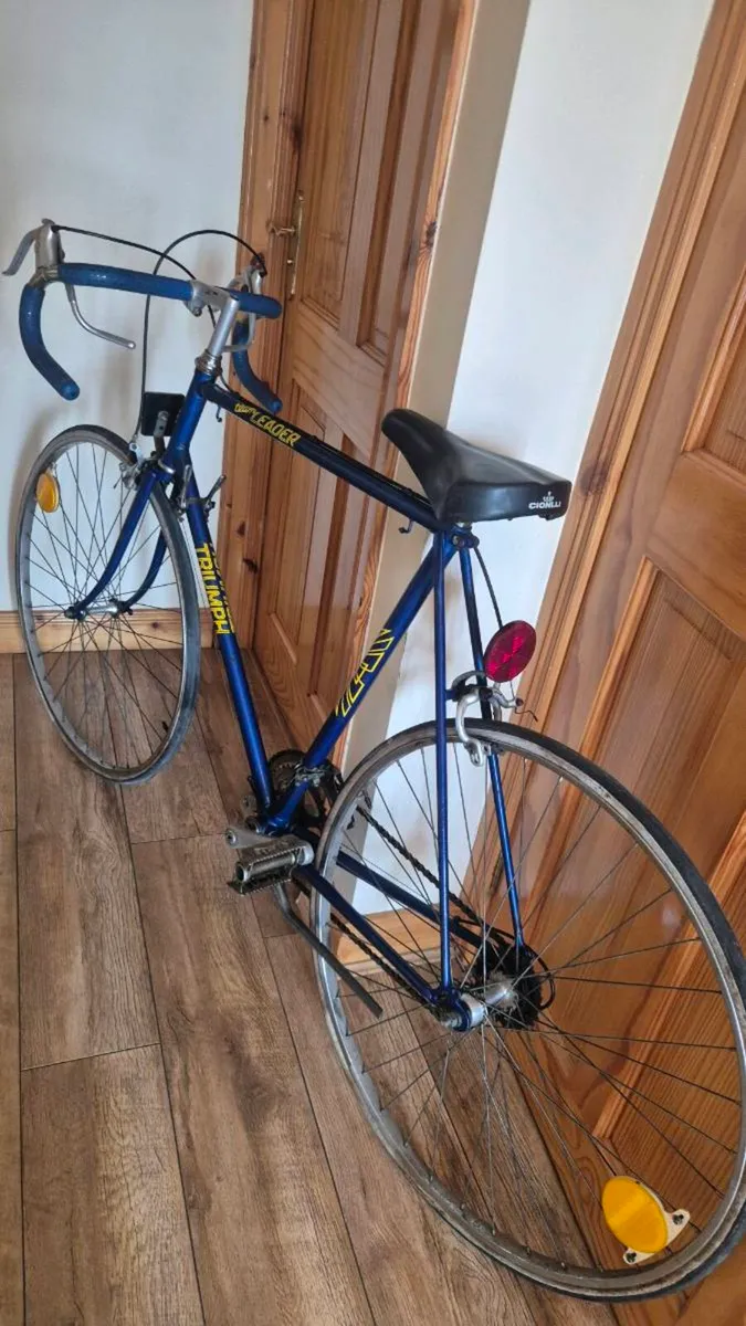 Classic vintage triumph racing road bike - Image 1