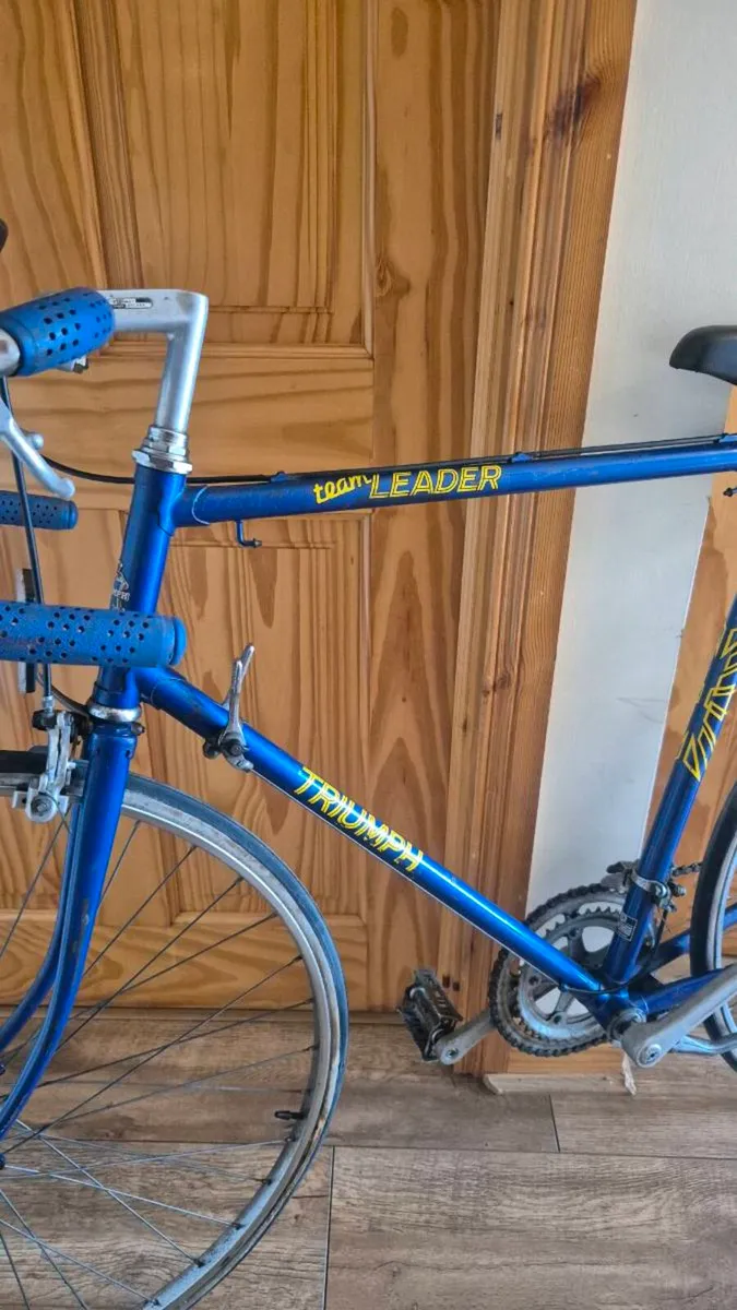 Classic vintage triumph racing road bike - Image 4