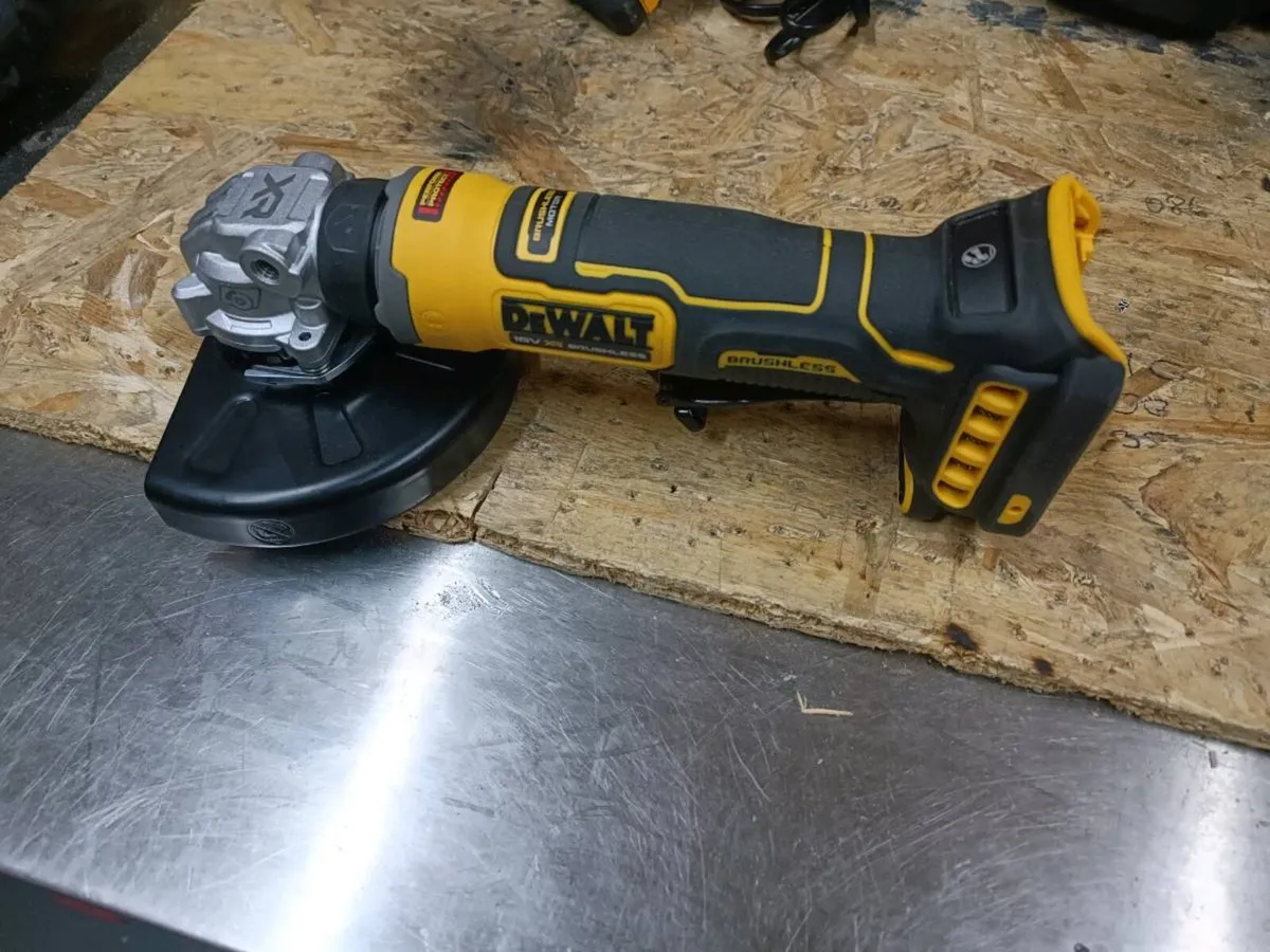 DeWalt dcg 404 angle grinder. Brand new