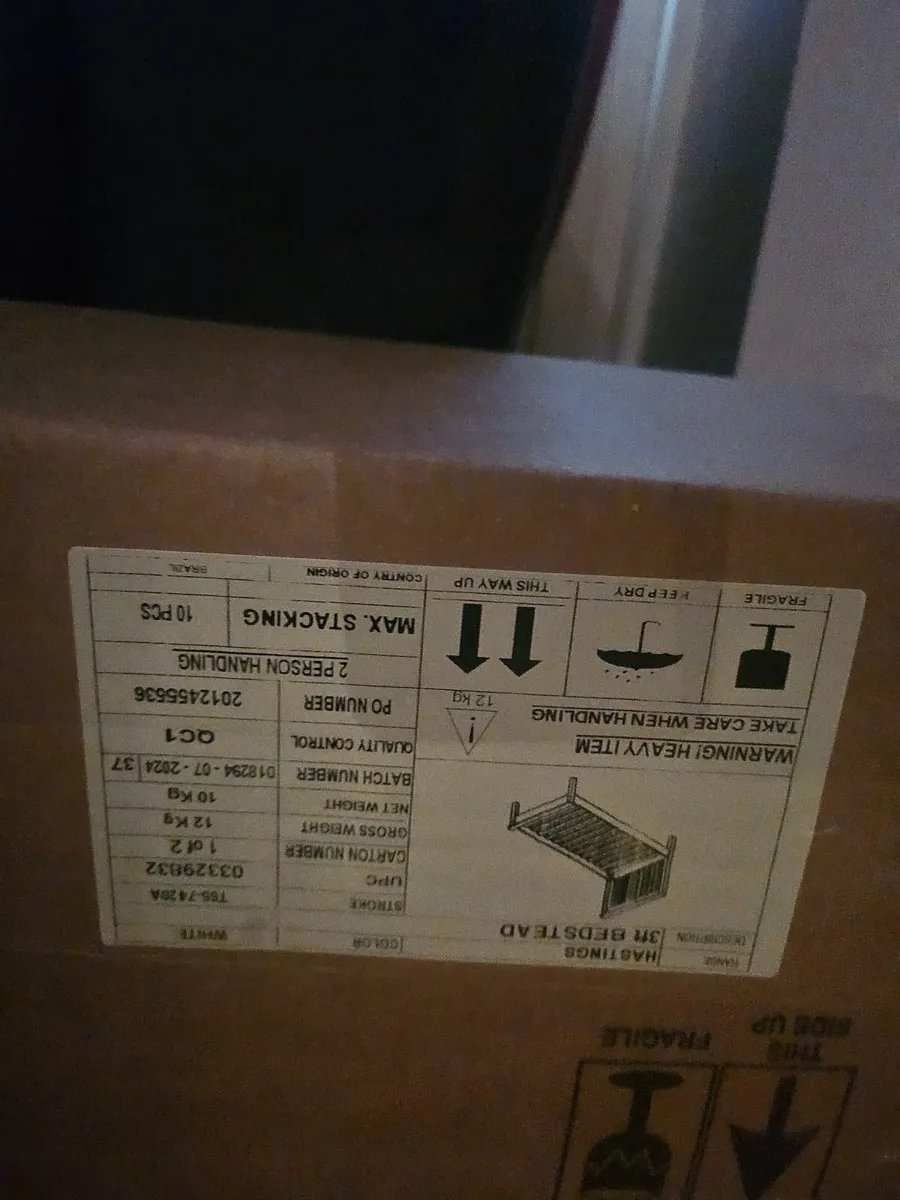 Single bed - Image 1