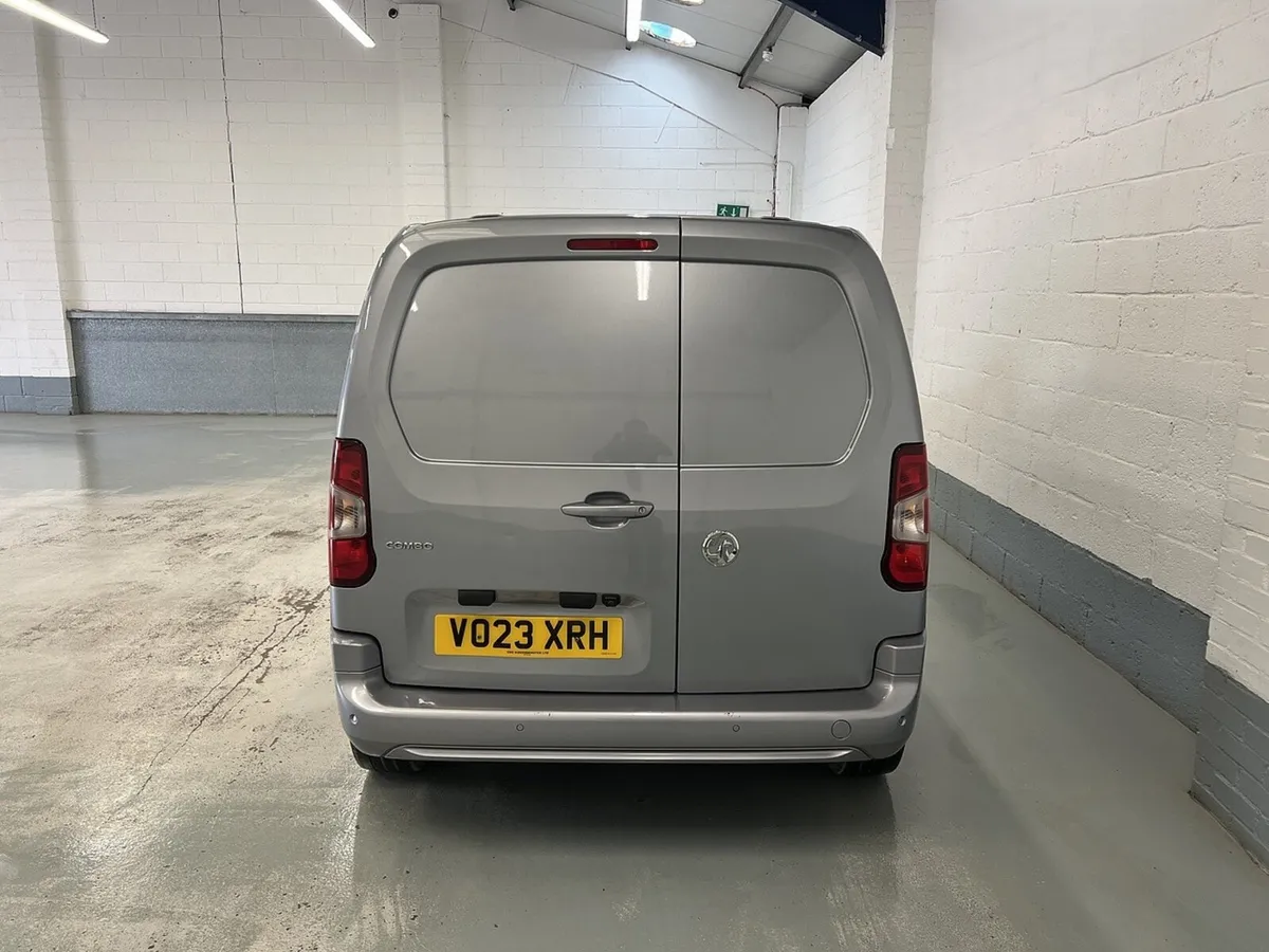 2023 Vauxhall Combo Small Panel Van - Image 4