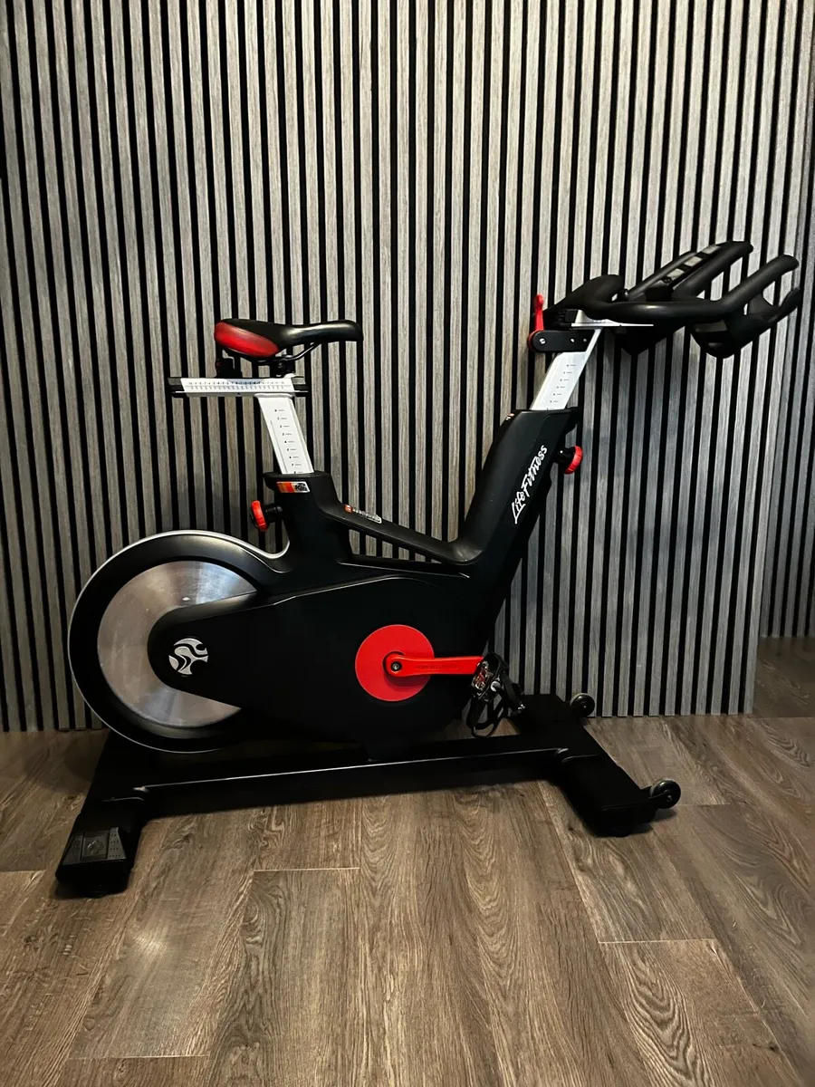 Life fitness iC6 commercial spin bike - Image 1