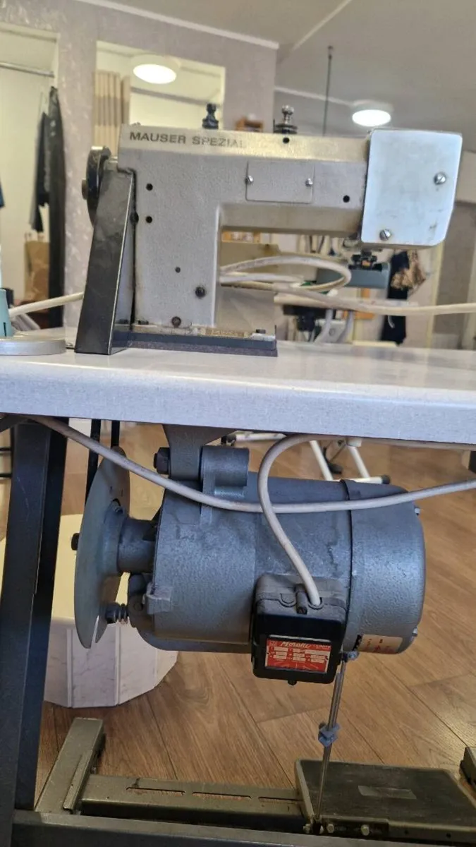 Blind stitch industrial sewing machine - Image 4