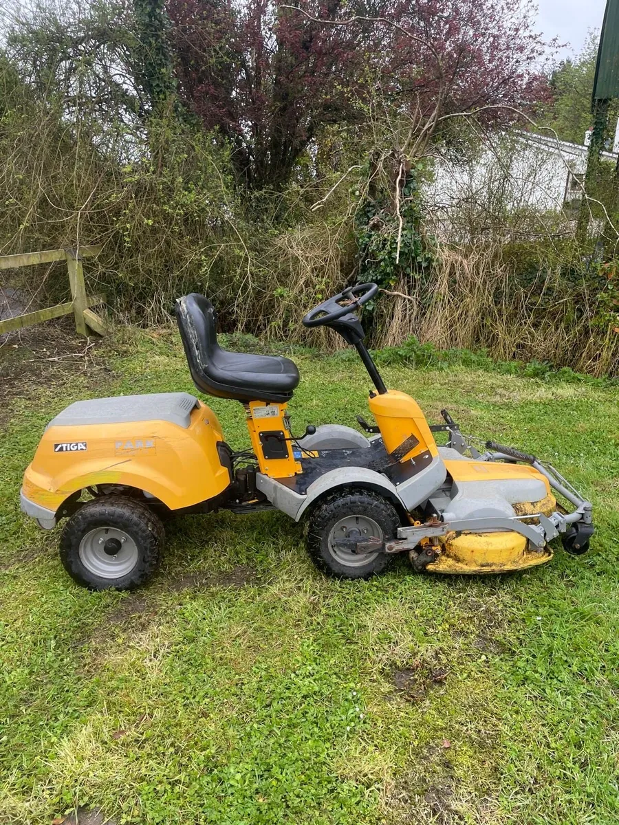 Stiga ride on lawnmower - Image 1
