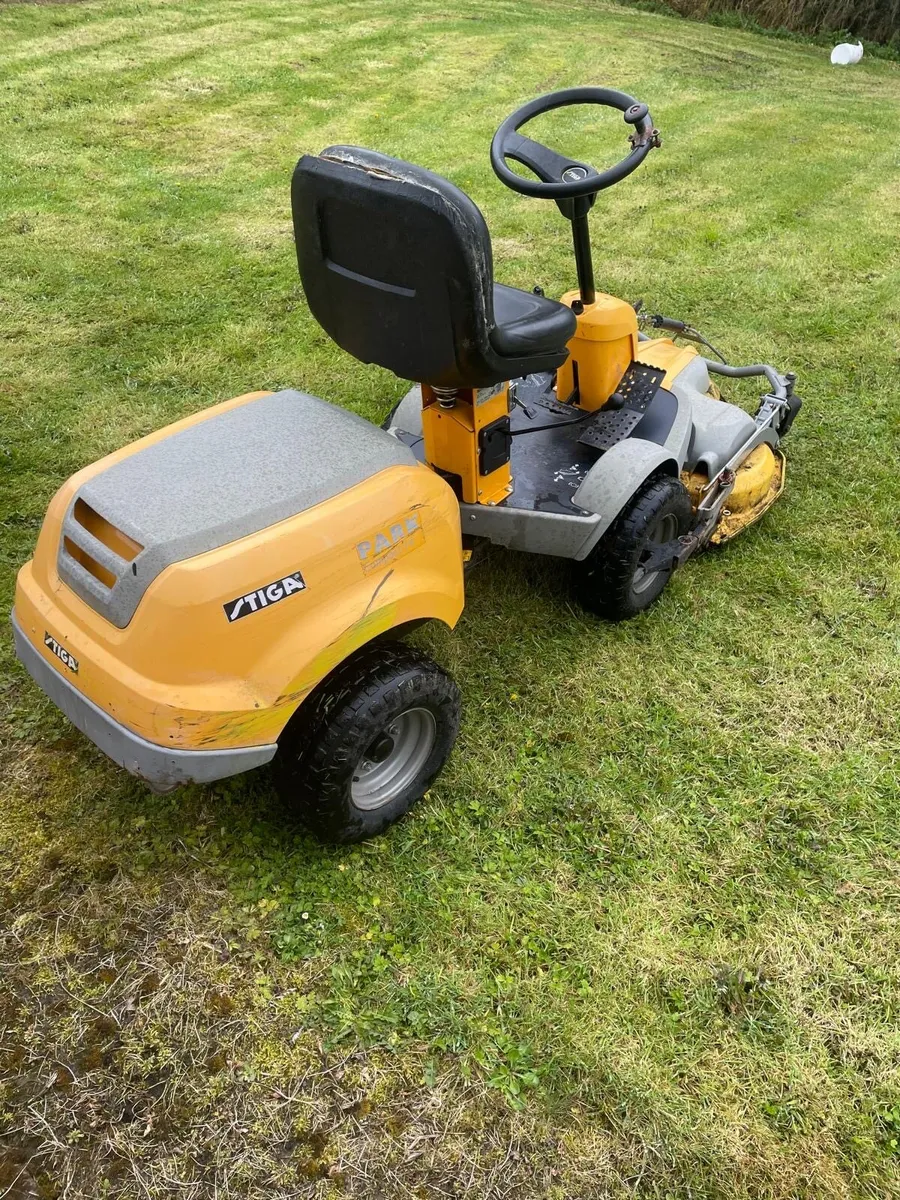 Stiga ride on lawnmower - Image 3