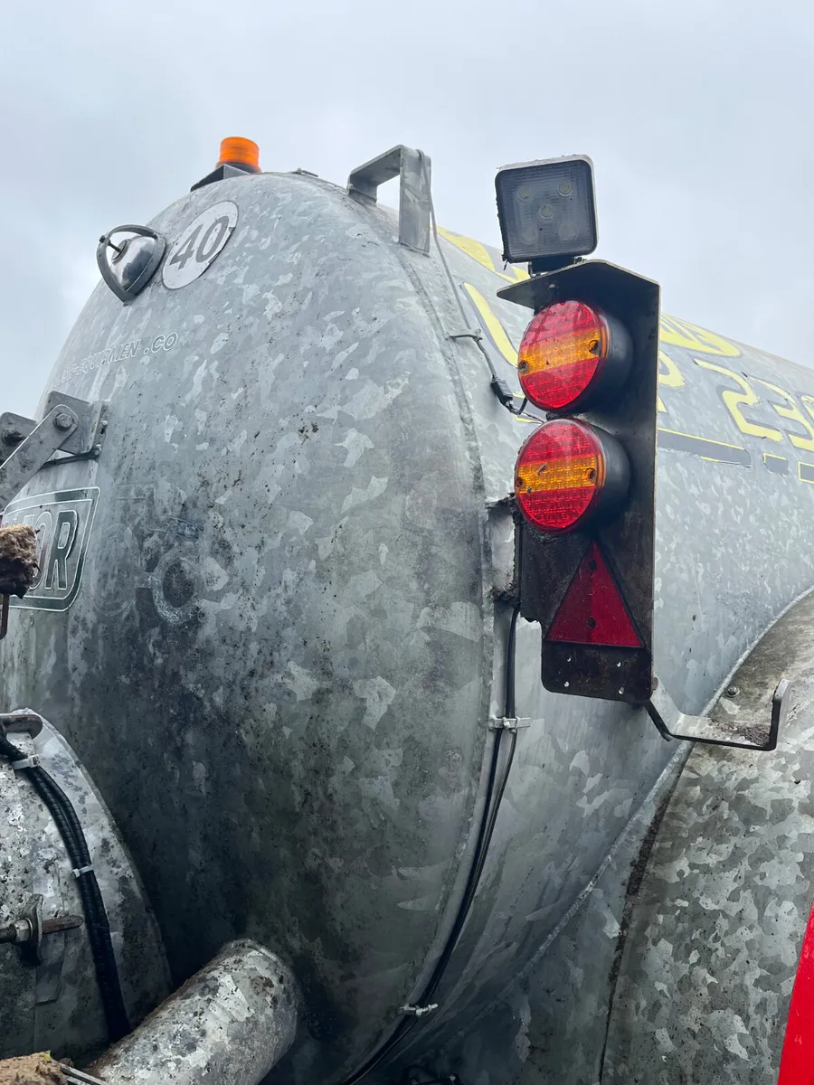 Major LGP 2300 Alpine tank - Image 3