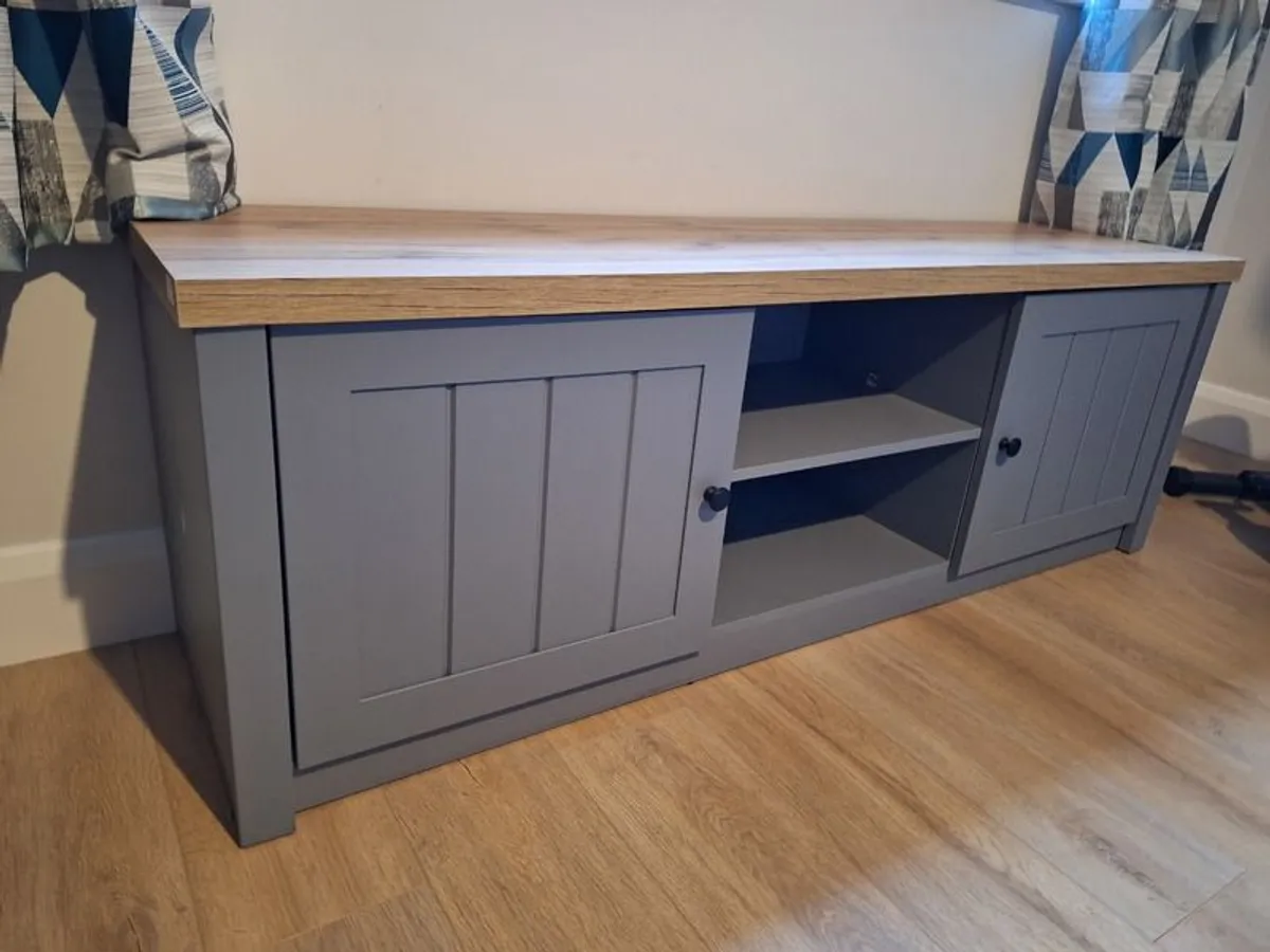 TV cabinet - Image 2