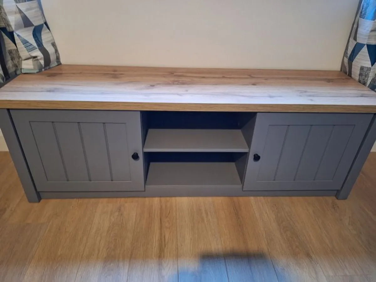 TV cabinet - Image 1