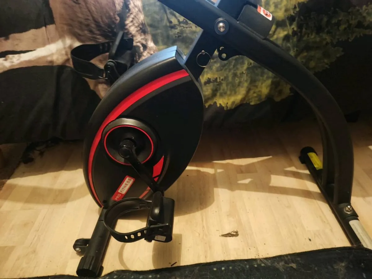 EXERCISE BIKE ( PRO FITNESS/FOLDING) - Image 4