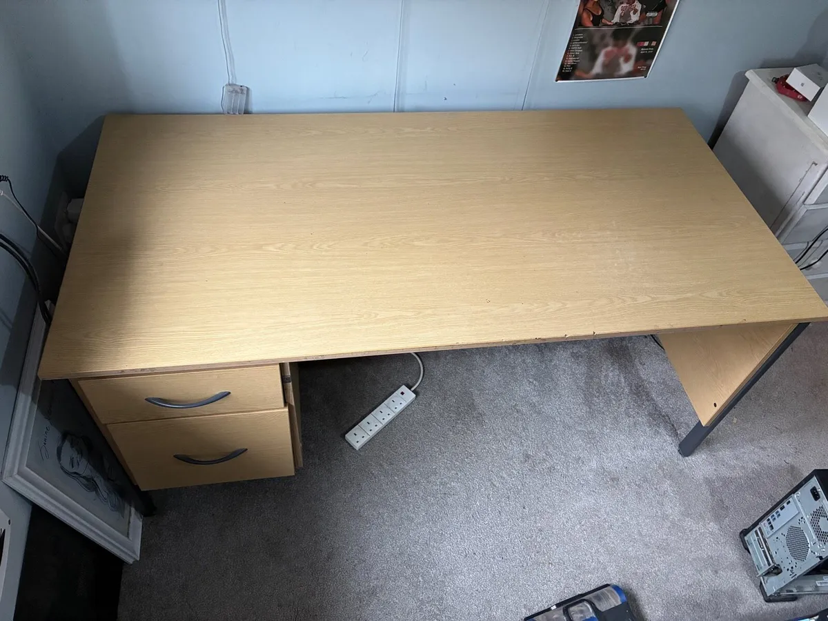 Office desk - Image 3