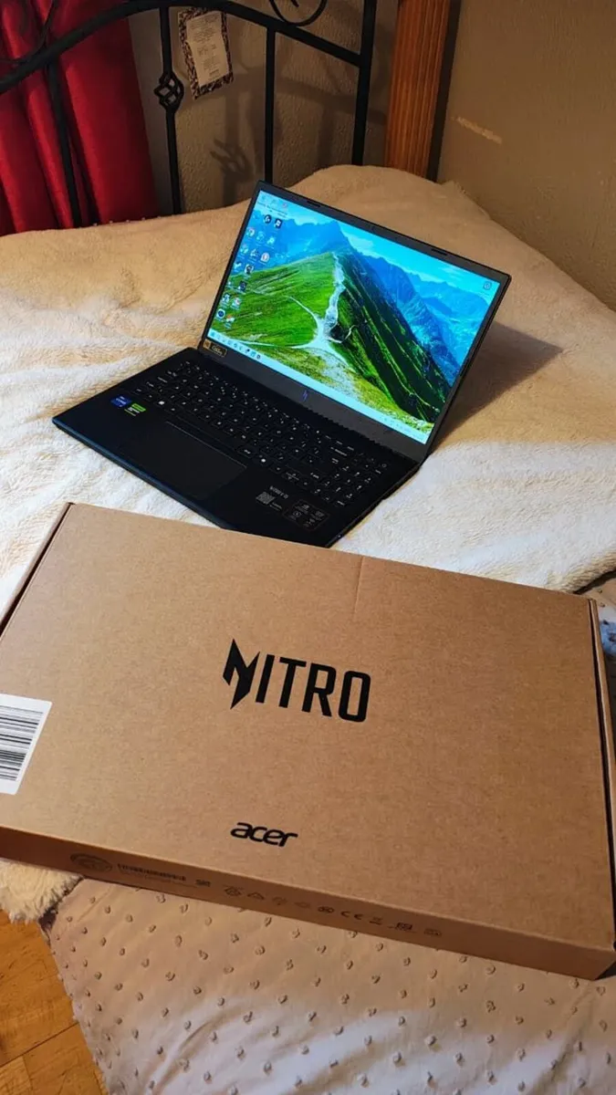 Acer Nitro V15- RTX 5050 / i7 (like new) - Image 4