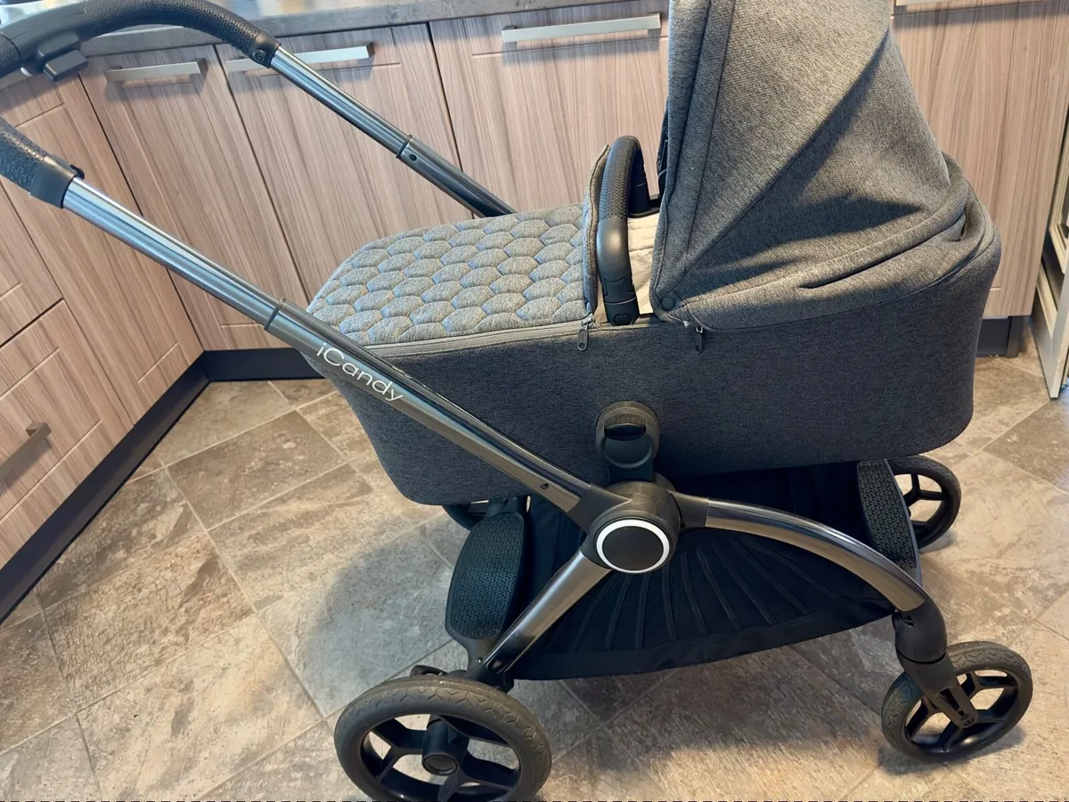 ICandy Core travel system bundle and car seat - Image 4