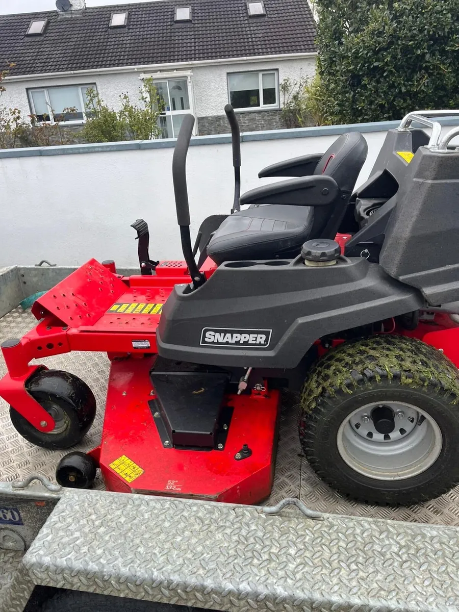 Snapper zero turn mower - Image 3