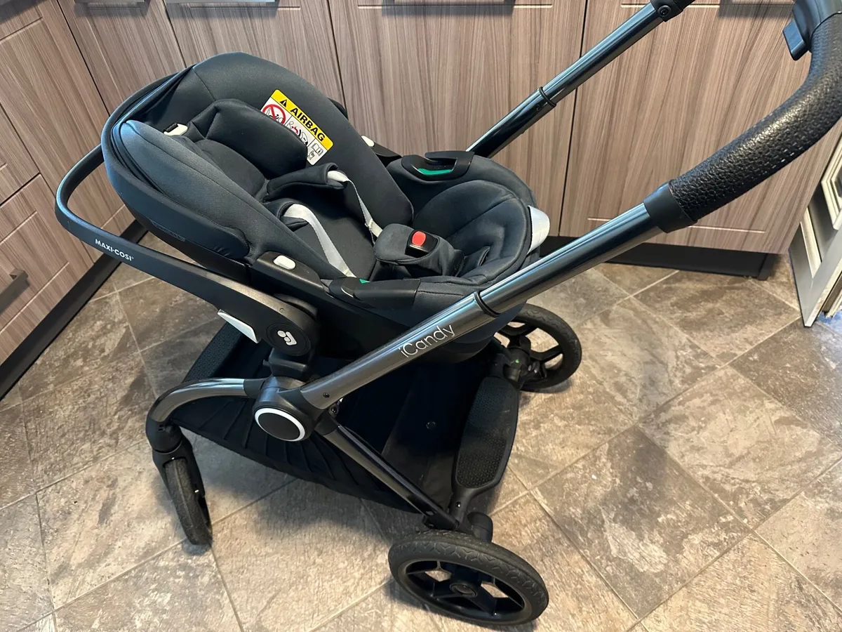 ICandy Core travel system bundle and car seat - Image 3