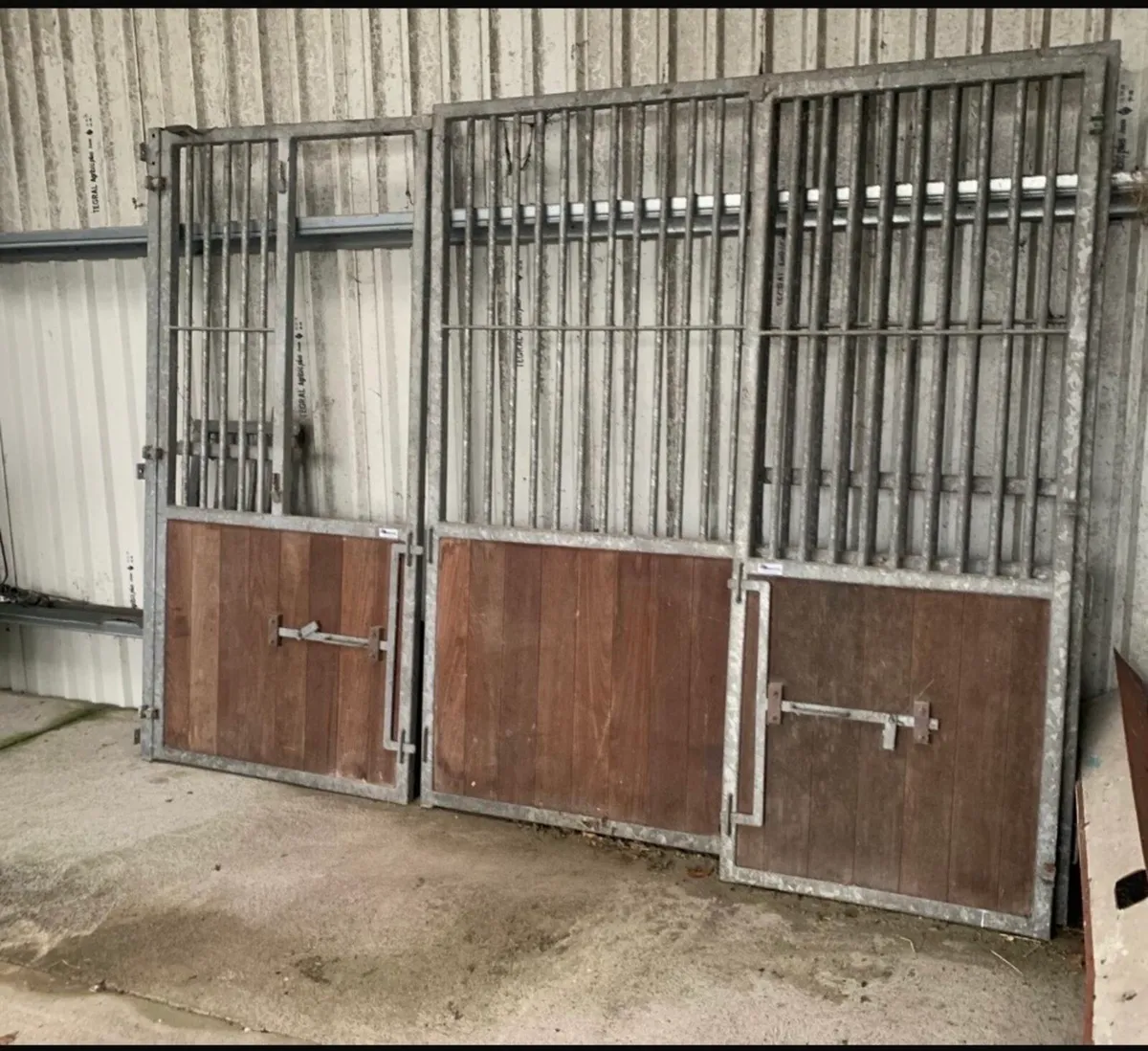 AGRECON Breeding / Teasing Box – As New - Image 1