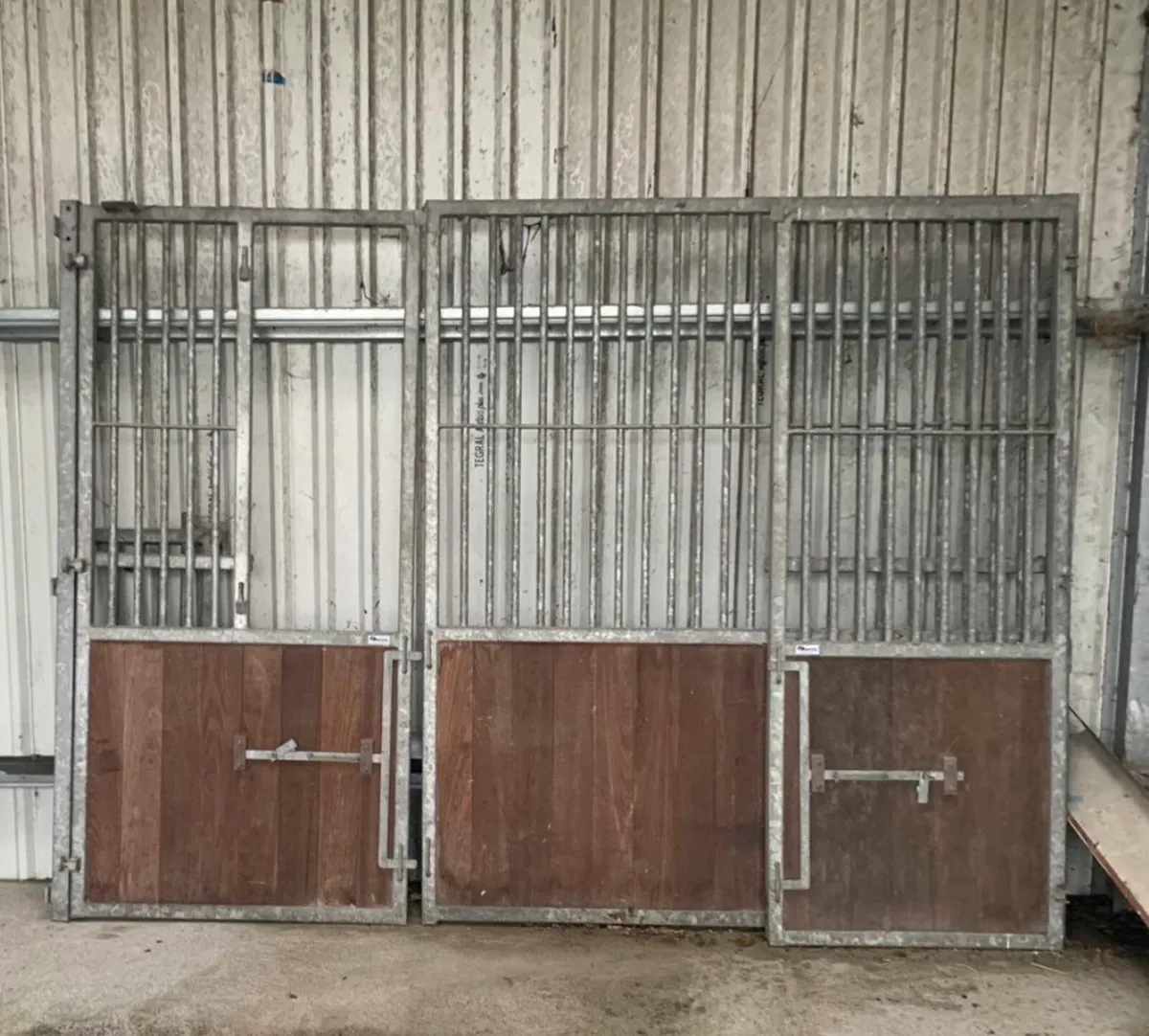 AGRECON Breeding / Teasing Box – As New - Image 3