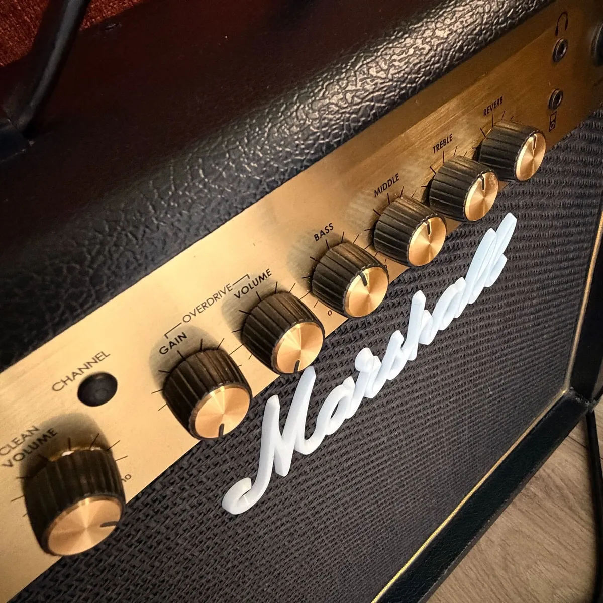 Marshall MG15GR Gold 15W Guitar Combo with Reverb - Image 2