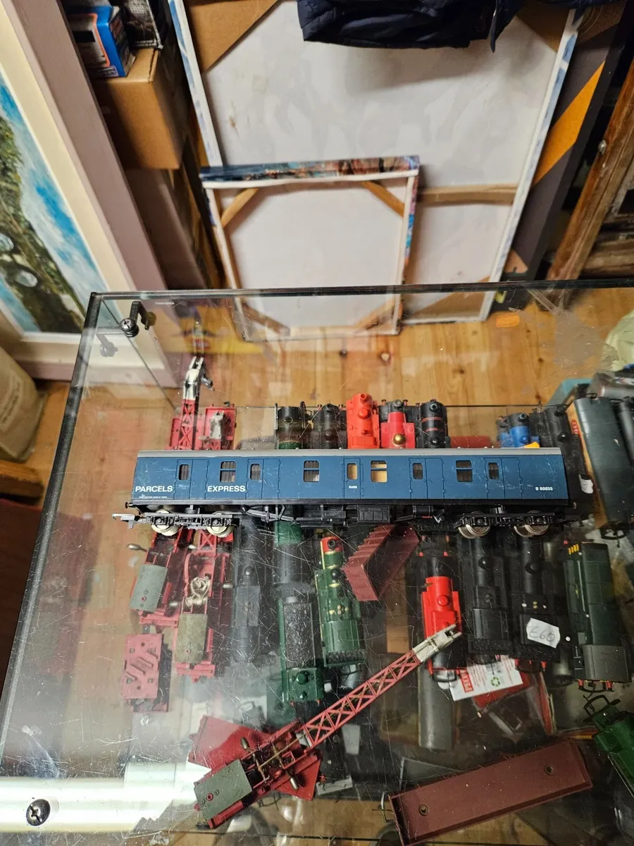 Hornby OO Gauge Parcel Van