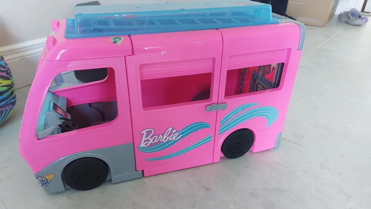 Toys Barbie bus, brainrot,  teddy, peppar pig hous - Image 3