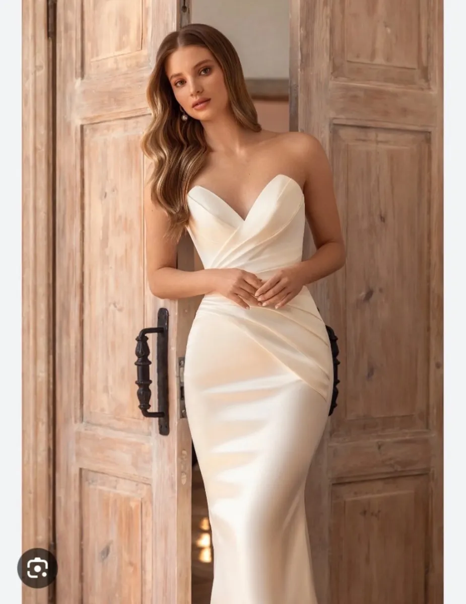 Wedding dress NEW &  UNWORN - Image 2