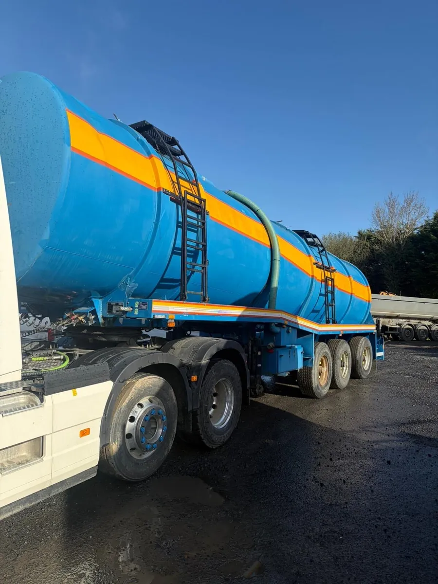 Knapen Vac tanker - Image 1