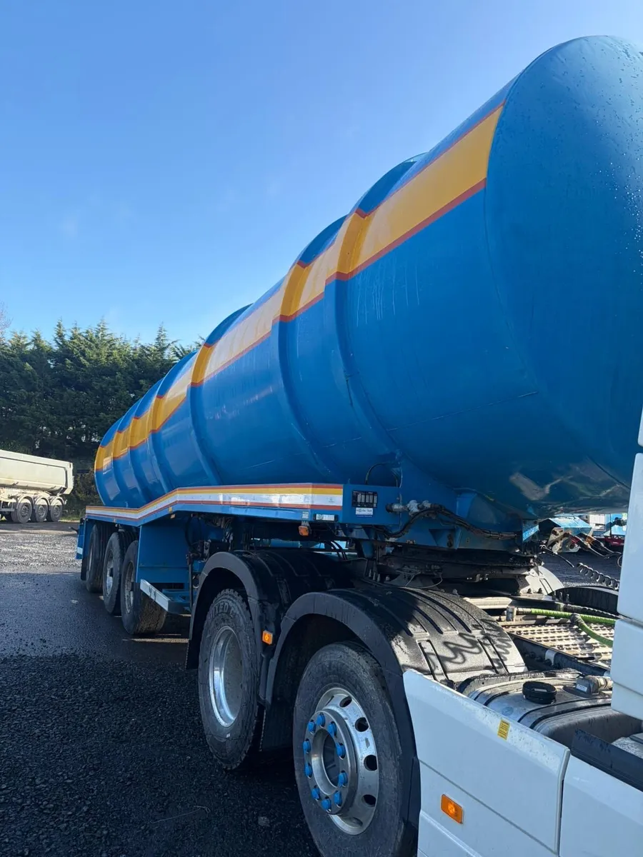 Knapen Vac tanker - Image 2