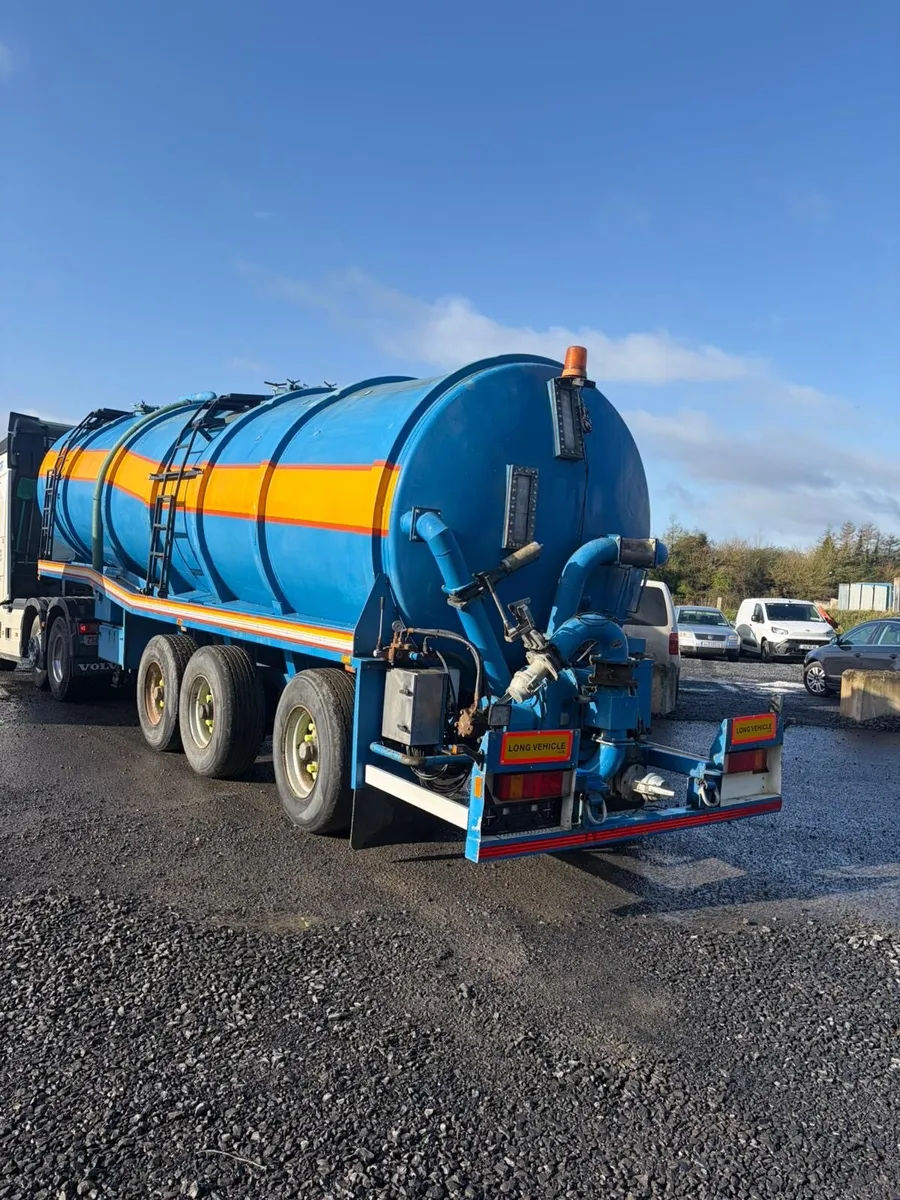 Knapen Vac tanker - Image 4