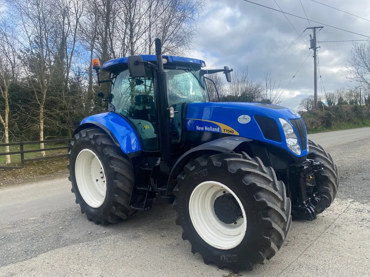 New Holland T7040 - Image 4