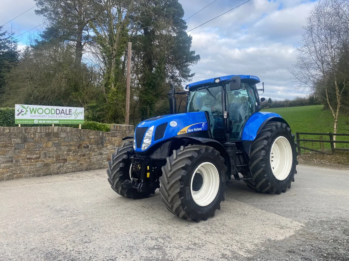 New Holland T7040 - Image 2